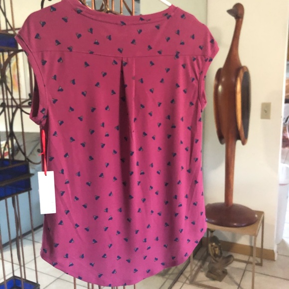 Avail 6_2_22 if stored 1_2 crates BnWT - Holiday & Silky Elle XS Blouse 👚 - Picture 5 of 7